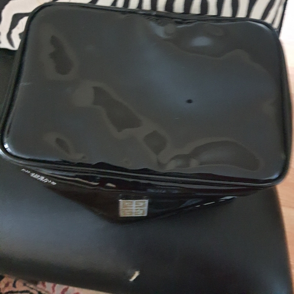 Givenchy Parfum Makeup Train Case - Picture 4 of 6